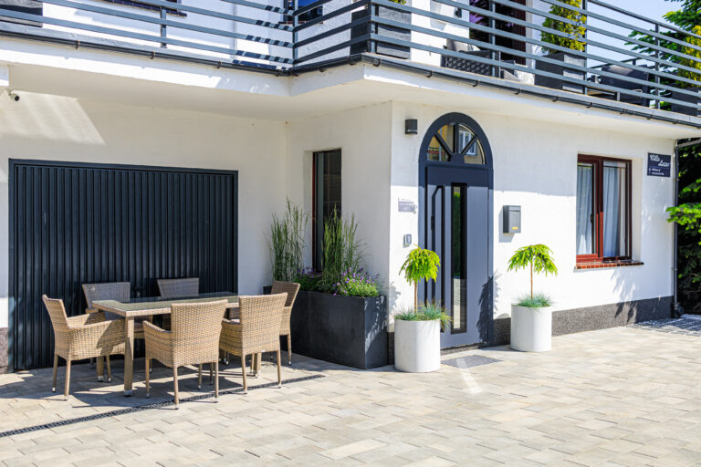 Willa Lazur na booking-12