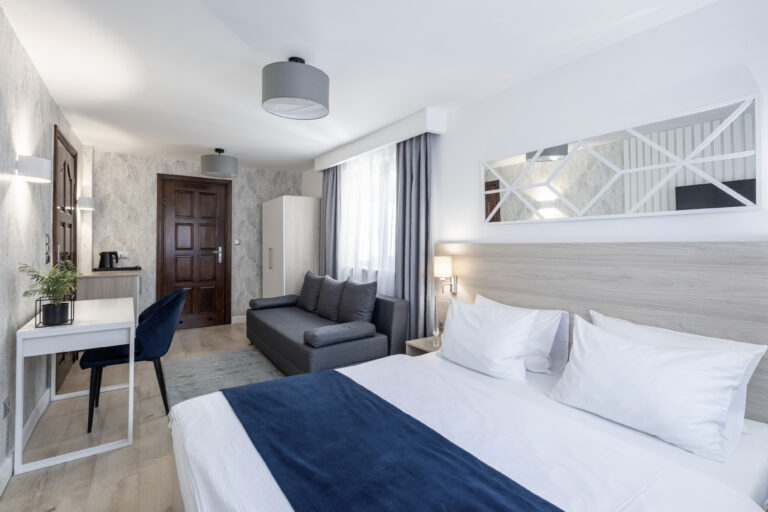 Willa Lazur na booking-23